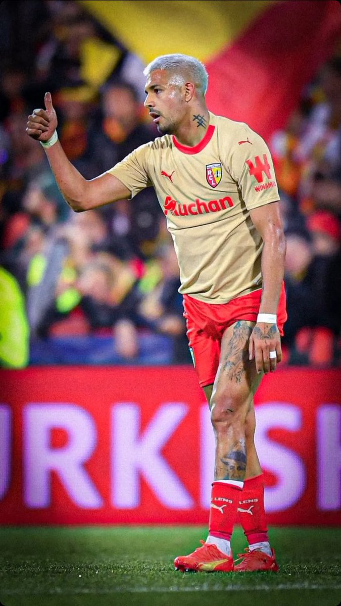 Medina teinture blanche c’est Medina prime 🔥🔥
Le retour
#RCLens #RCLPSV #FacundoMedina