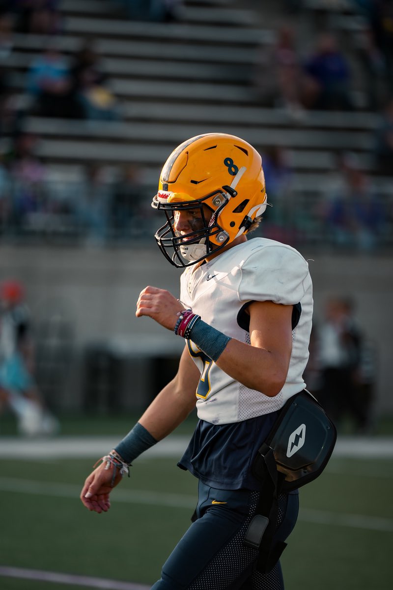 CarsonThornto8's tweet photo. Junior Year Regular Season Stats:
73/95 1008 yards 8tds
30 rush 108 yds
7-2 record
Play home vs Coopersville this Friday
1 offer
@cstokan @M__Piatkowski @PStuursm @CoachRoberts_1 @CoachJohnsonOL @Coach_HThompson @TheD_Zone @MIexposure https://t.co/aFpvFhTzF0