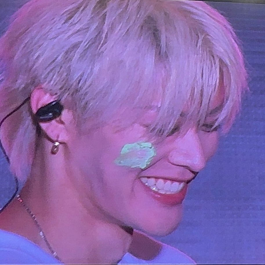 low quality nakamoto yuta tweet media