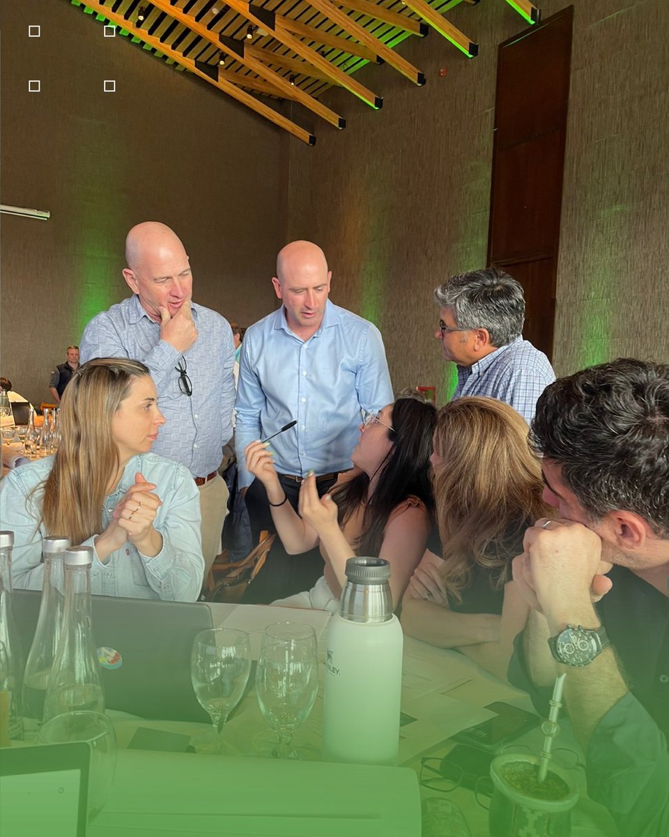 “Aquello que no medimos, no podemos gestionarlo”🗣️

Trabajando en equipo y pensando en el productor en el 3er encuentro de distribuidores <a href="/Syngenta_ar/">Syngenta Argentina</a> BUD, PHN y PHC • 

Junto al equipo Syngenta: Gustavo - RTC, Néstor - Asesor de Servicio Técnico y Emilio - Gerente Regional 🙌🏻