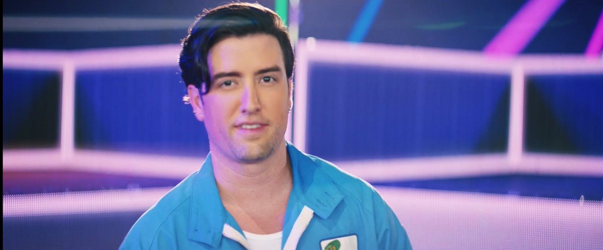 FansBTRmexico's tweet photo. Ya vieron el video de #Weekends? Qué les pareció?
Todos sensuales 😍
Me encantó la parte donde a @jamesmaslow le toca tirar y @HeffronDrive termina atrapando la bola 🤭.
(Fan de #Kames siempre xD). https://t.co/D6wCiC0ljm