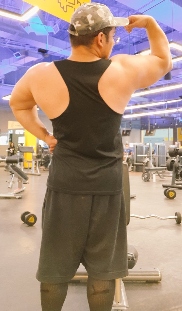 jo_DavZepBra's tweet photo. #handsome #muscleback #musclebuilding #muscleandfitness #Musclephotography https://t.co/p8oWJ02NNM