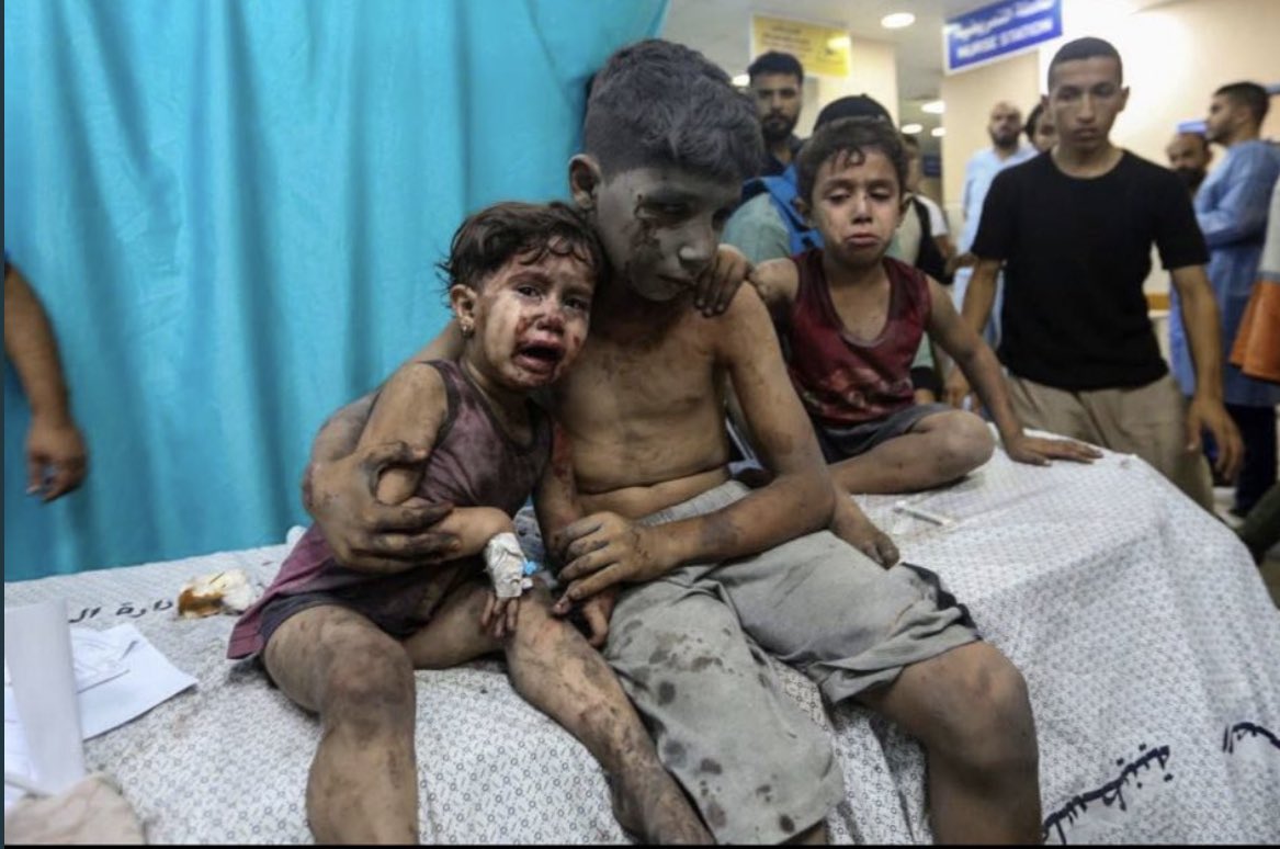 لو كآن هؤلاء الضحايا الفلسطينيين الأبرياء من اطفال اوكرانيا، لانقلب العالم الغربى رأسًا على عقب لانقاذهم!!!

If these innocent Palestinian victims were children from Ukraine, the Western world would turn upside down to save them!!!