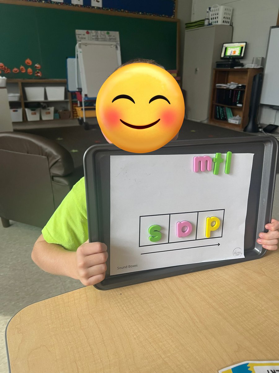 MrsBanghart's tweet photo. Some small group word chains today using magnetic letters ๐งฒ โ๏ธ @TVDSBKinder @TVDSBslp https://t.co/qu3TXLSe7H