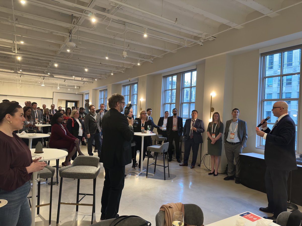 CoinDesk's tweet photo. We’re closing out #StateofCrypto2023 with a happy hour sponsorsd by @hedera. https://t.co/hlrc09Jma1