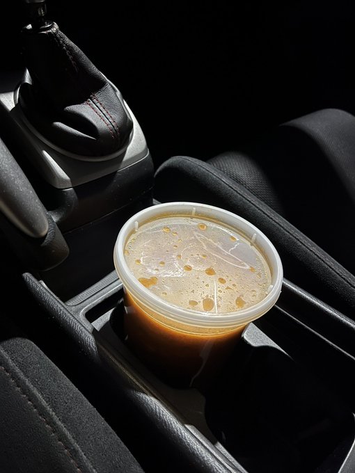 A large takeout soup container will fit in the cup holder of a 2009 Civic Si https://t.co/uWs1hsNFqO