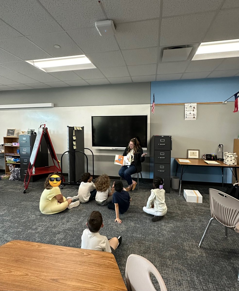OLE_Speech's tweet photo. @heatherp_slp reading “If You Give a Mouse a Cookie” to our students in honor of book character day! She’s the best and most animated story teller 👏♥️📚 https://t.co/6Kofd1Cz1Y