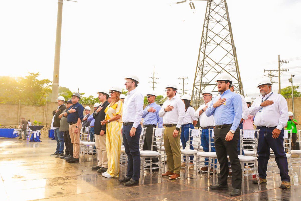 ETESAL_sv's tweet photo. Esta tarde, nuestro presidente @edwinnunez inauguró el proyecto: "Bancos de capacitores en las subestaciones San Matías, San Martín, Nuevo Cuscatlán y Talnique, esto como parte del Plan de expansión del sistema de transmisión de ETESAL.

#TransmitiendoEnergíaDeCalidad https://t.co/gM7EYywAKI