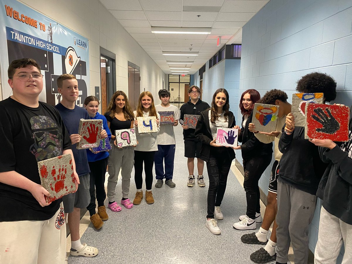 darlahartung's tweet photo. CTE Grade 9 Exploratory students learned how to make a form out of pine &amp; mix concrete to create a personalized concrete slab! 🙌 👍🏻 #CTETHS #ConstructionCraftLaborer 🐅@Taunton_Schools @tauntonhstigers https://t.co/OGBhzvezxi