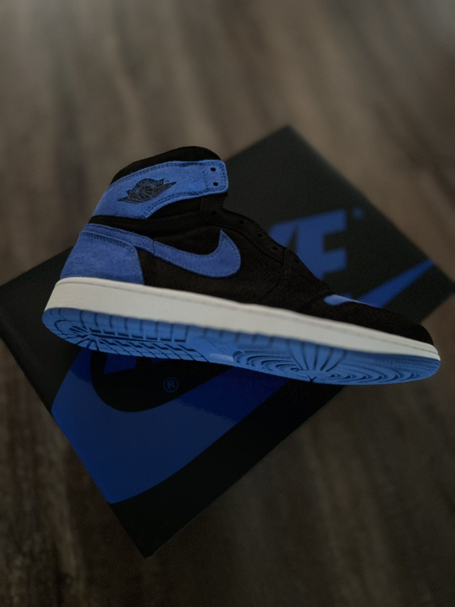 🎵Don't you step on my blue suede shoes 🎵

👟: 2023 Air Jordan 1 High - “Royal Reimagined”

#ReimaginedRoyal1s #ShockDrop #SNKRS #Jordan #Nike