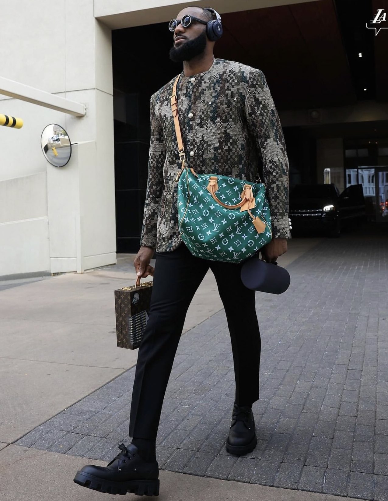 Outlander Magazine on X: Lebron James rocks a $28k Louis Vuitton