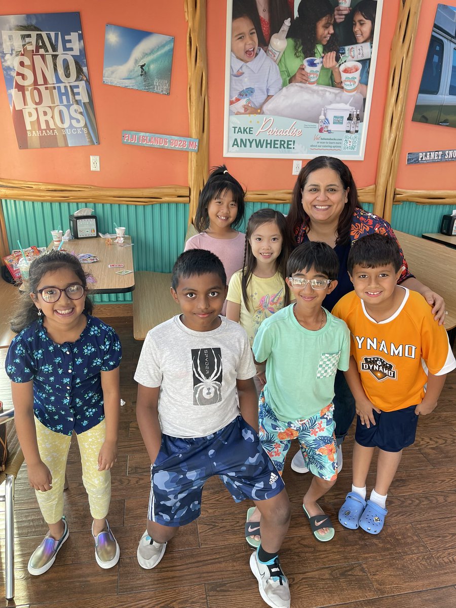 MrsHernandezCSE's tweet photo. Day 1 of 2 this week making memories outside the classroom with this group of students as part of an end of grading period ticket drawing! Sweet treat and board games with the teacher! @CSE_Chameleons @PrincipalLexi @LiteracyJenny https://t.co/qWXTdnWIUo