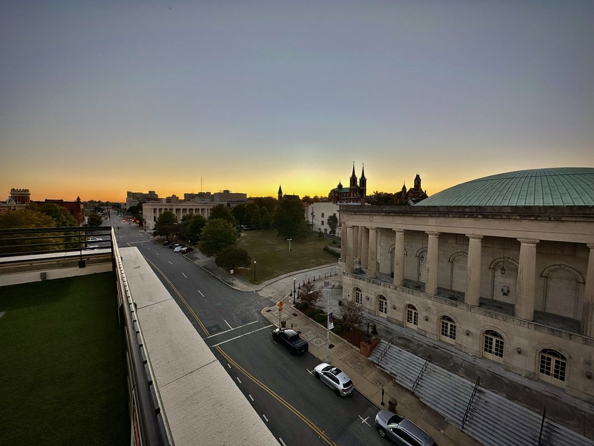 Peaceful evening in Macon…I feel super lucky to be ending a day of work that I love on a rooftop with a cool fall breeze and a beautiful sunset! ☺️