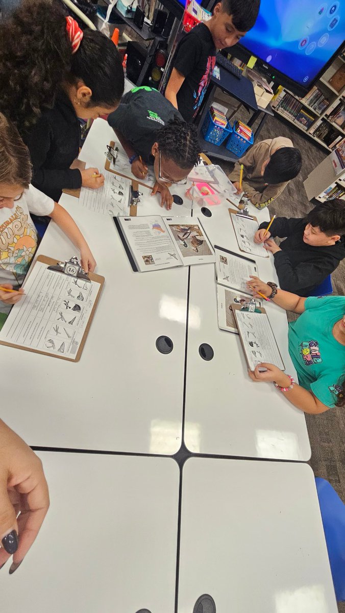 mafernan_ESE's tweet photo. Such a fun presentation! Our kiddos got to see first hand what fun adaptations different birds have. They were able to connect what we have been learning in class to the real world. Thank you @texaswildlife for this cool experience! @HumbleISD_HE @Humble_Science https://t.co/npwkr38R2W