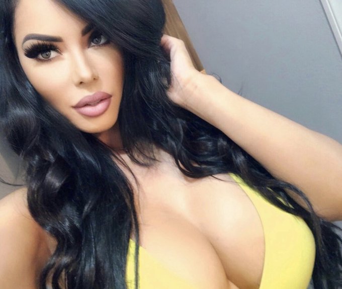 ℋ𝓊ℊ 𝓂ℯ 𝓉𝒾𝓁 𝒾 𝓈𝓂ℯ𝓁𝓁 𝓁𝒾𝓀ℯ 𝓎ℴ𝓊 💛 https://t.co/5UALrDteXt