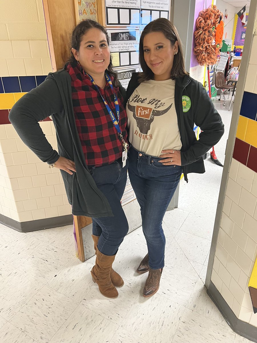 CrystalCCuella2's tweet photo. Western and wear red day! @amanda_sada @warriors112 @pena_malorie https://t.co/wYoa8S5s0g
