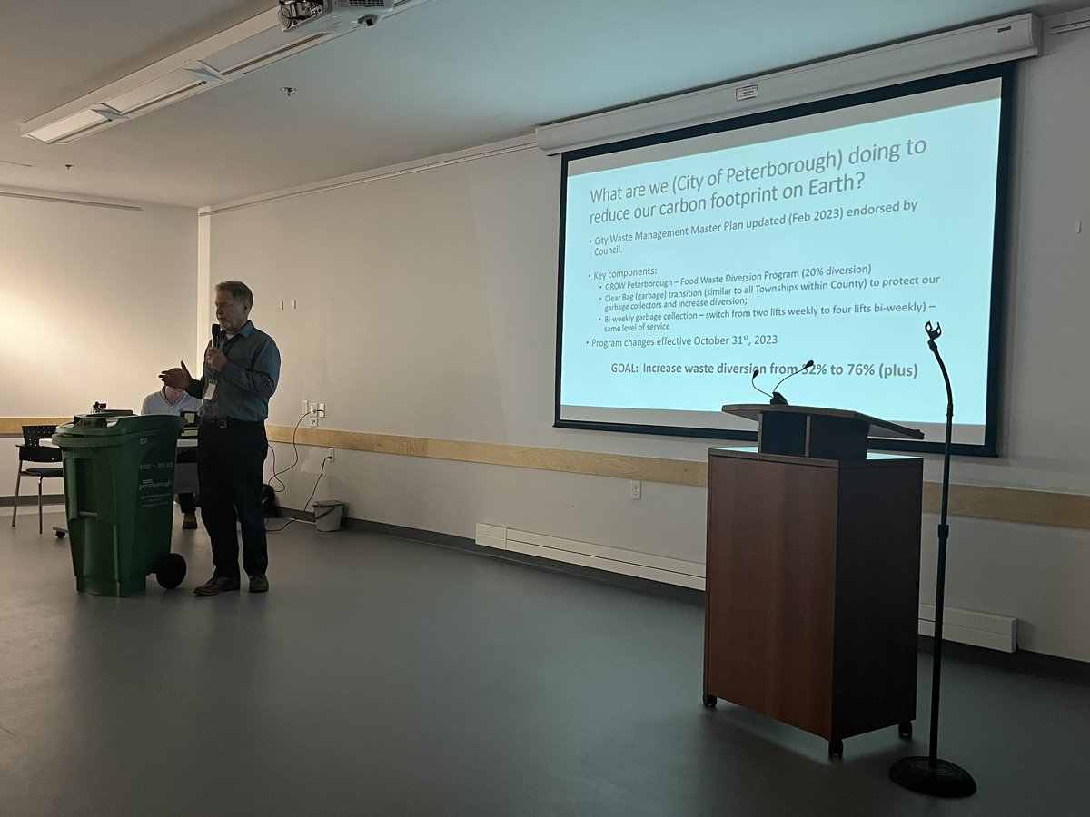 lalalalachica's tweet photo. @CityPtbo @alexbierk Thanks to Dave Douglas for an amazing presentation in #townward #greenbin #organics #climateaction #ptbo https://t.co/nGRFYIByIY