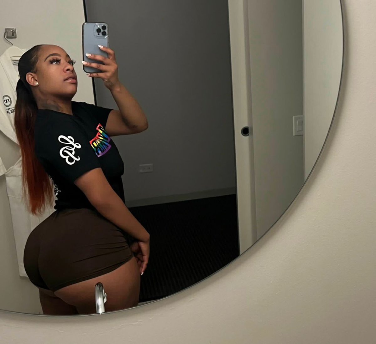KracckinasKeyy's tweet photo. Smash or pass😛😋 https://t.co/hWiSnObzBq