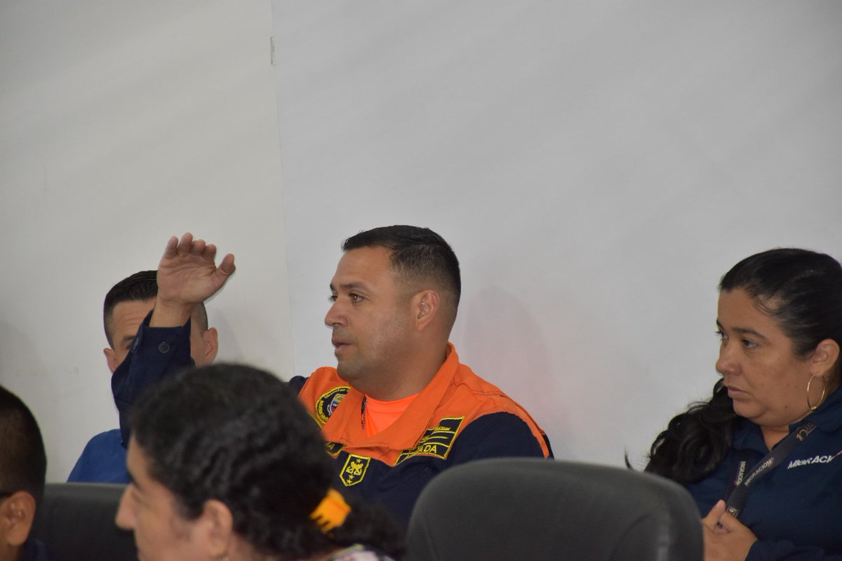 FNA_ArmadaCol's tweet photo. Con la presencia del señor CALM Orlando Cubillos Chacón #CFNA y la participación de autoridades civiles y militares se desarrolló Consejo de Seguridad con miras a los comicios electorales del 29 de octubre en el municipio de Puerto Leguízamo #Putumayo
#PlanDemocracia2023🇨🇴 https://t.co/zdX0tL4JxY
