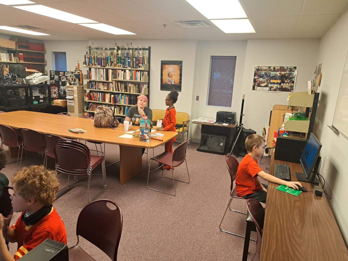 AllenDSmith5's tweet photo. After school program at St. John’s! https://t.co/jPI3jnZLSb