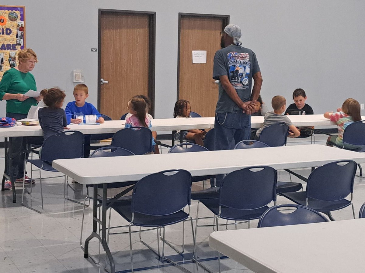 AllenDSmith5's tweet photo. After school program at St. John’s! https://t.co/jPI3jnZLSb
