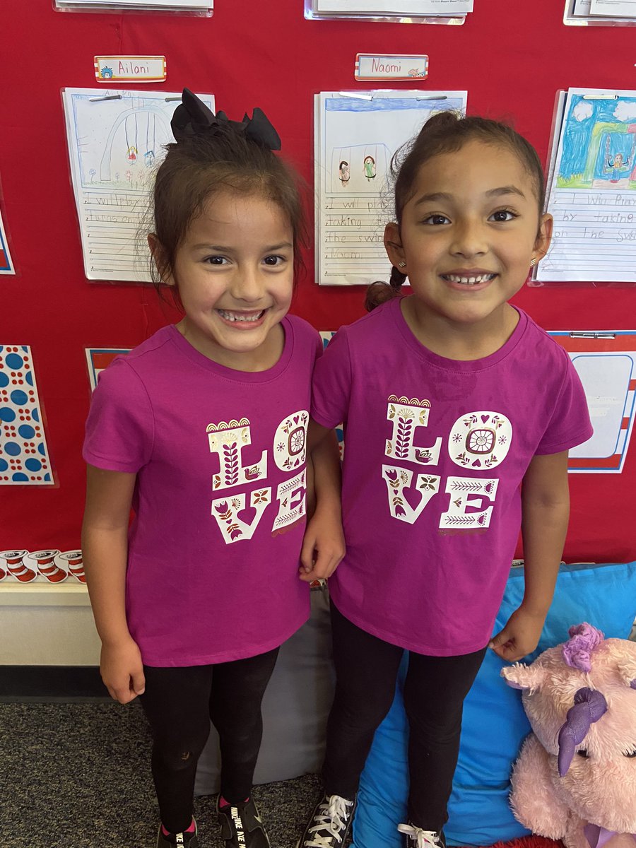 Red Ribbon week! ♥️👯
Tuesday- Twin day
1st grade students twinning. #twinsday #redribbonweek 
#1townschoolcommunity