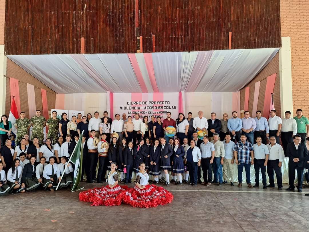 danicoronelpy's tweet image. Excelente jornada  de cierre de talleres contra el ciberbullying a iniciativa del @MINNAParaguay  con la presencia del Señor Ministro @WalterGCpy  en Villa del Rosario , depto San Pedro.