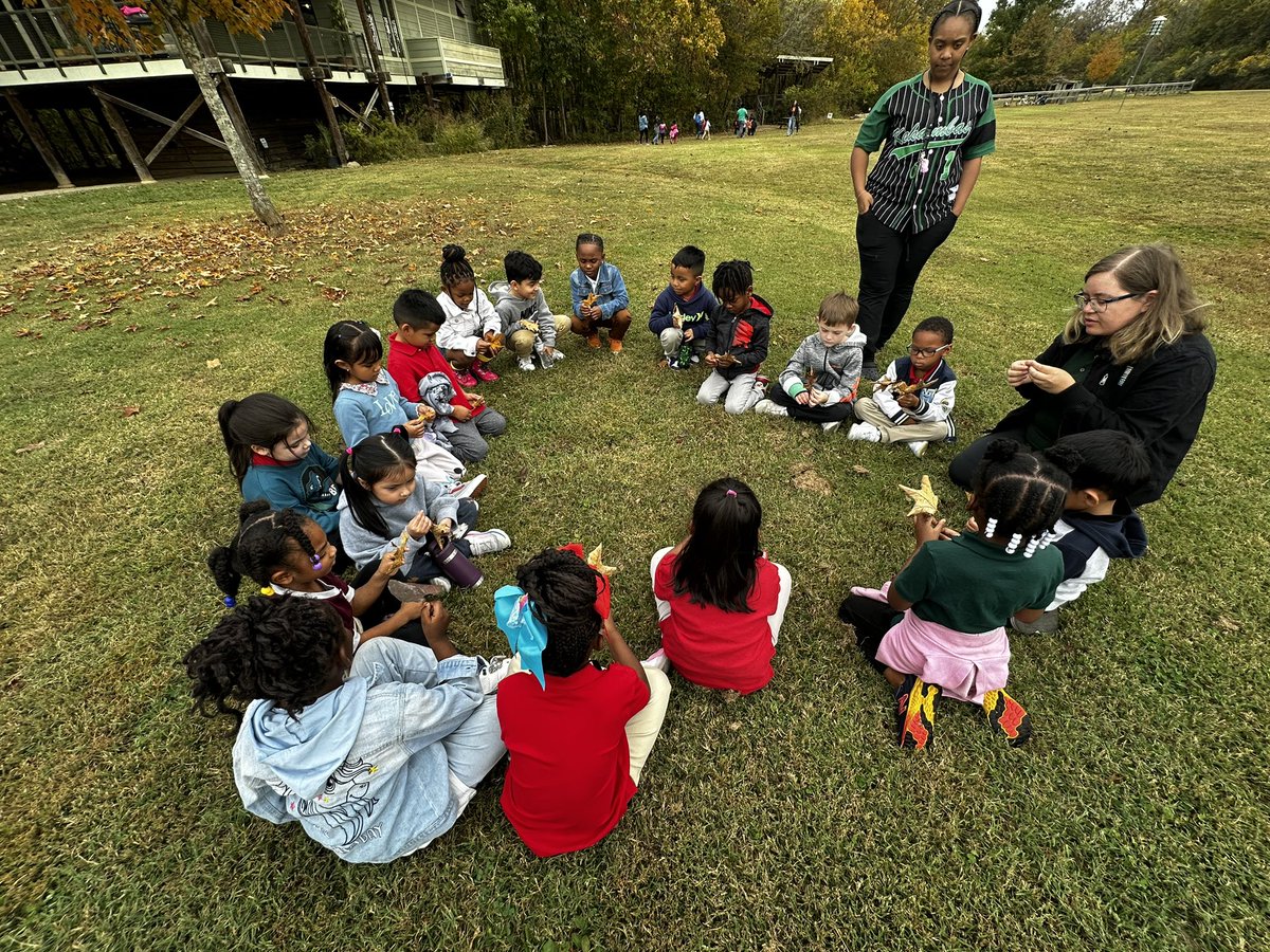 Educator817's tweet photo. Check out our @TomJoyElem Kindergarten scholars at @ShelbyBottoms exploring and make observations with their
senses and recording their findings.
#TomJoyTigers🐯 #BuildingExcellence💫 #PBL #Module1 @MNPS_Magnet @WitWisdomELA @Dr_WJP @J_Uppinghouse https://t.co/7aiCUHlaEZ