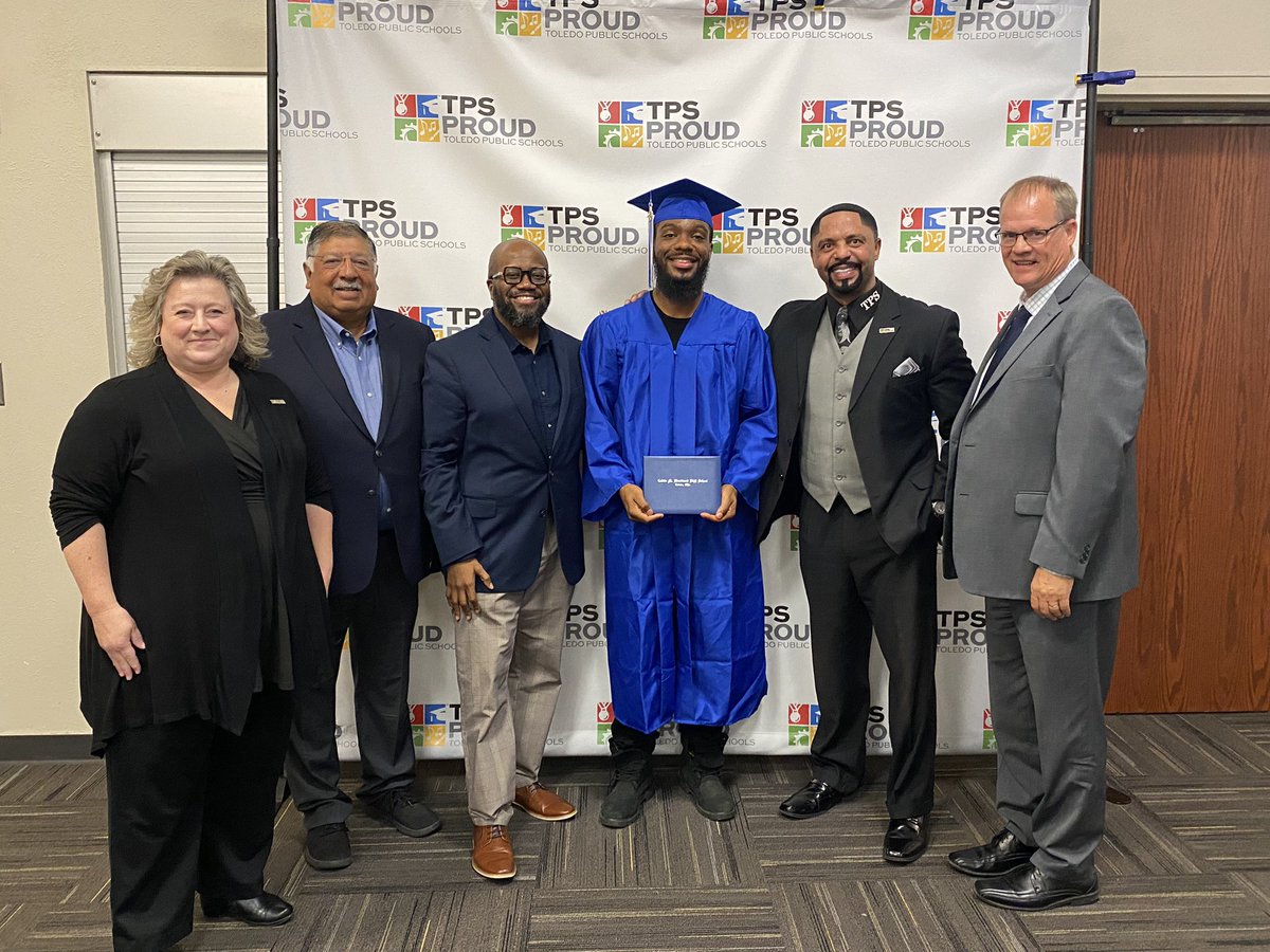 Congratulations Roy Barringe! He received his diploma from <a href="/romules_/">Dr. Romules Durant</a> at tonight’s board meeting - newest member of the Class of 2023 from Woodward High School 👏🏻🎉🎊#TPSProud