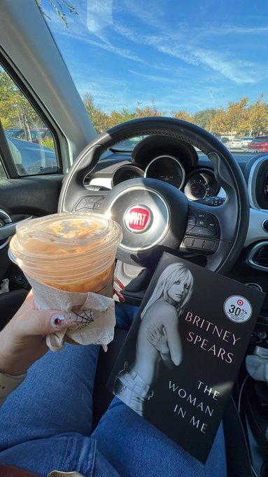 Had to 💅 https://t.co/gz0uQ3047C<a href="/tag/bluemoon"class="tags"><span>#bluemoon</span></a>