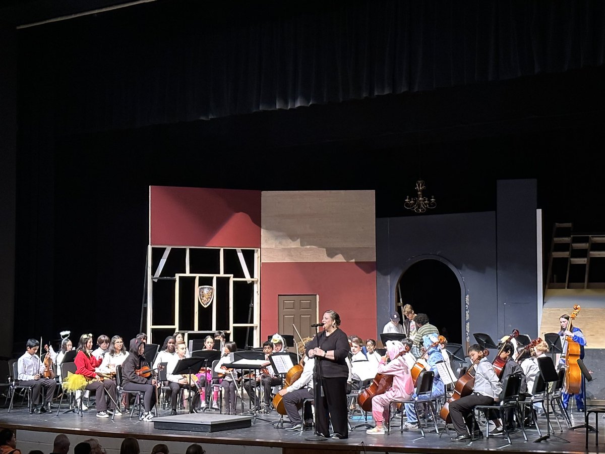 Van Hoosen Middle School tweet media