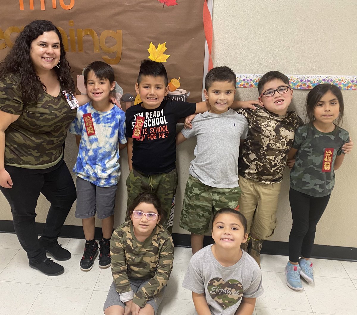 MVECounselor's tweet photo. 💚💛 Day 2 of Red Ribbon Week: Our @NISDMeadowVill students, teachers, and staff COMBAT drugs! Camouflage day! ❤️ @NISD @NISDCounseling @c_maldonado_1 @jchudej_garcia https://t.co/bn3DJUAE4h