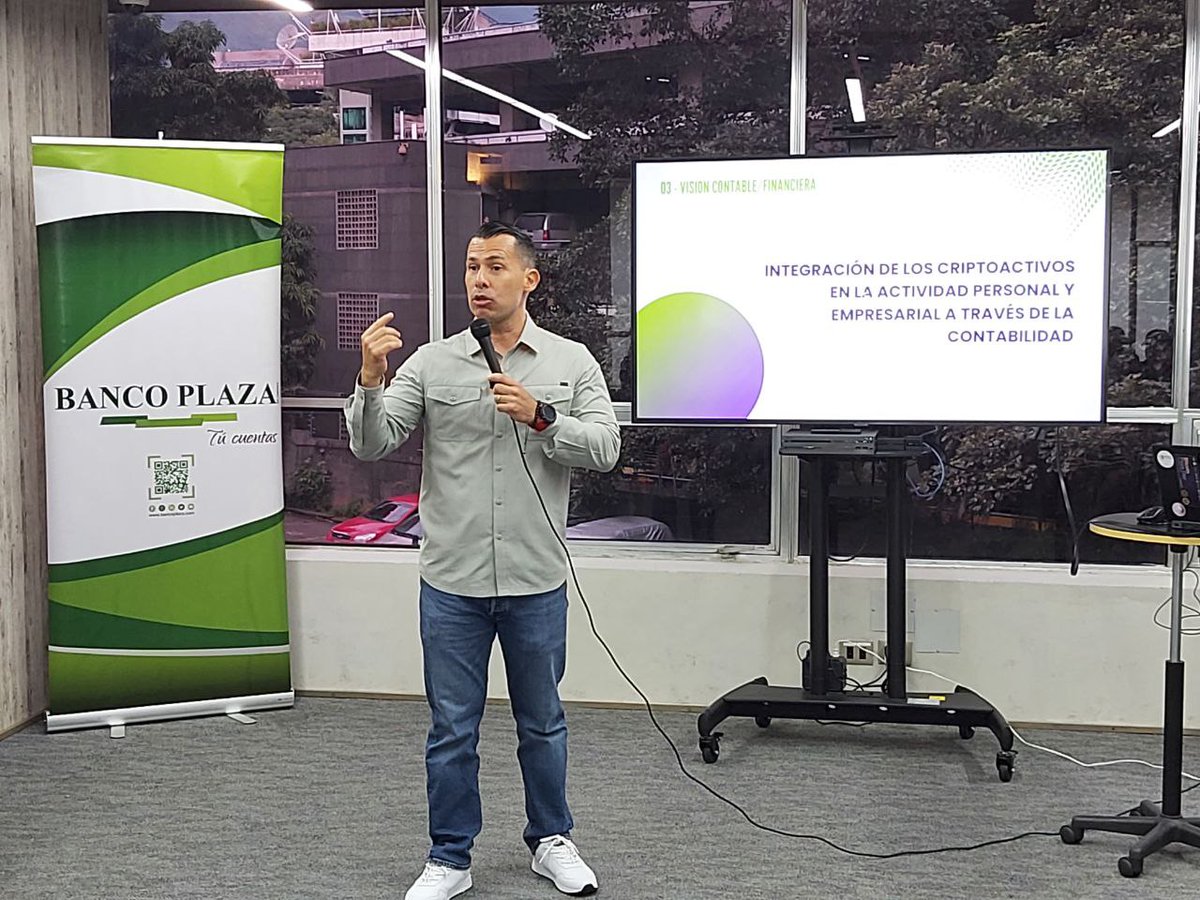 📢 Los encuentros educativos e informativos dieron inicio con el #workshop de <a href="/momenblockchain/">Momento Blockchain</a>

🎯 "Visiones sobre los #criptoactivos desde un enfoque técnico, financiero y legal"

#CaracasBlockchainWeek2023