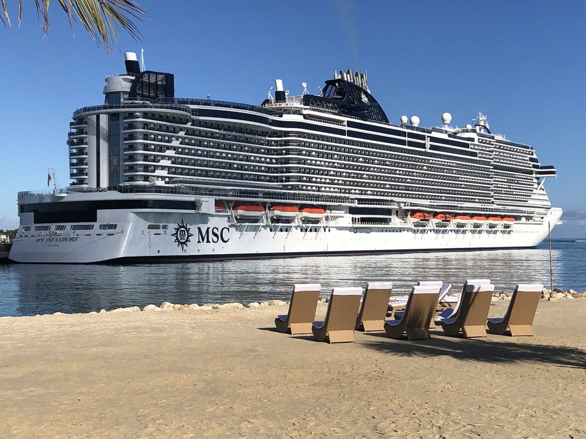 @RossAndDean @MSC_Cruises_UK Chilling on the beach in Dominican Republic with her sister #MSCSeashore last year. 
@MSCCruisesUSA 
#MSCYachtClub