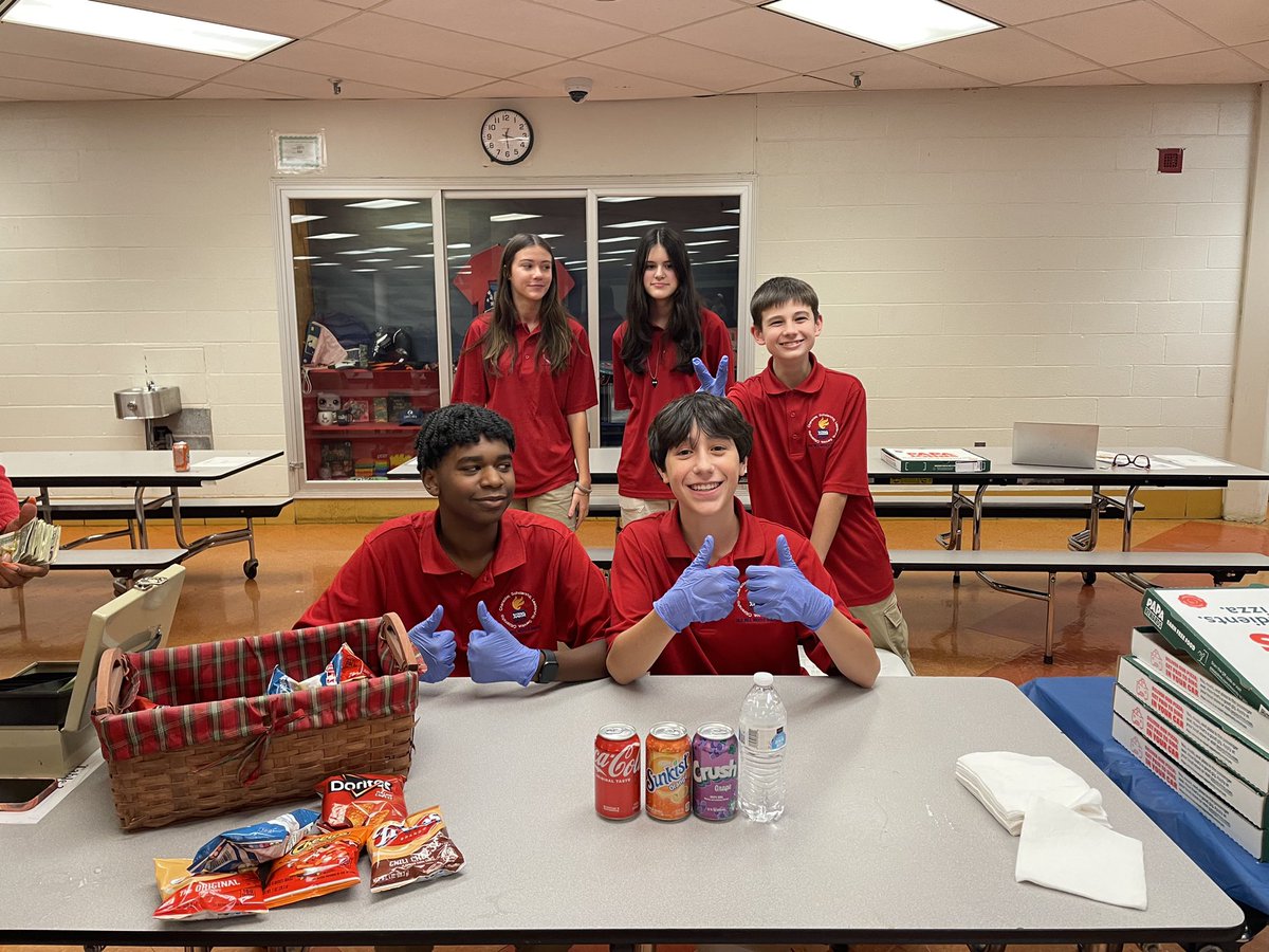 LKParks4's tweet photo. Thank you to @ommsaacps NJHS students for supporting our math night tonight!! You are all #aacpsawesome #servicetoourcommunity ❤️💙🤍 https://t.co/BOOfi0ppFo