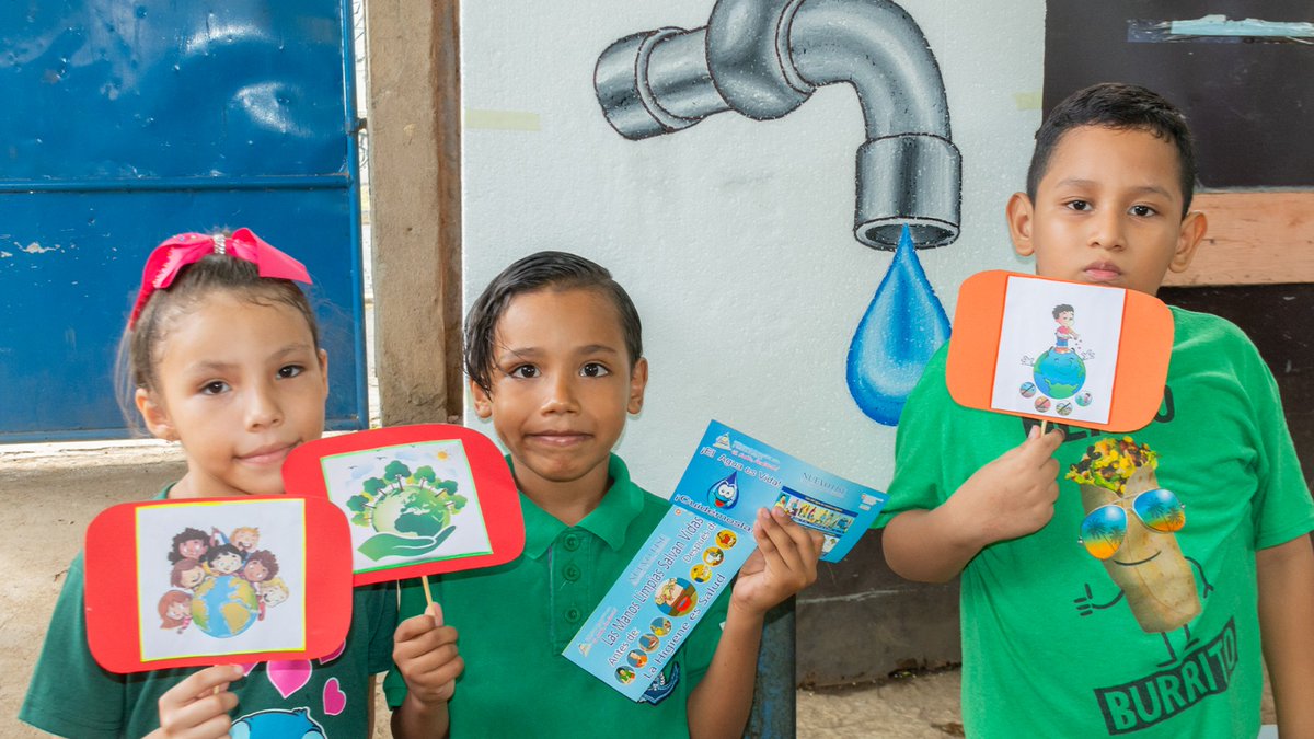 SuenosdeSandino's tweet photo. Juventud Sandinista Amanda Aguilar del FISE  y compañer@s de Autoridad Nacional del Agua Nicaragua, en conmemoración al Día Internacional contra el Cambio Climático, realizaron tarde recreativa y de aprendizaje para l@s mimad@s de la Revolución del Colegio Primaria Quintanina. https://t.co/W7xScRN0A1
