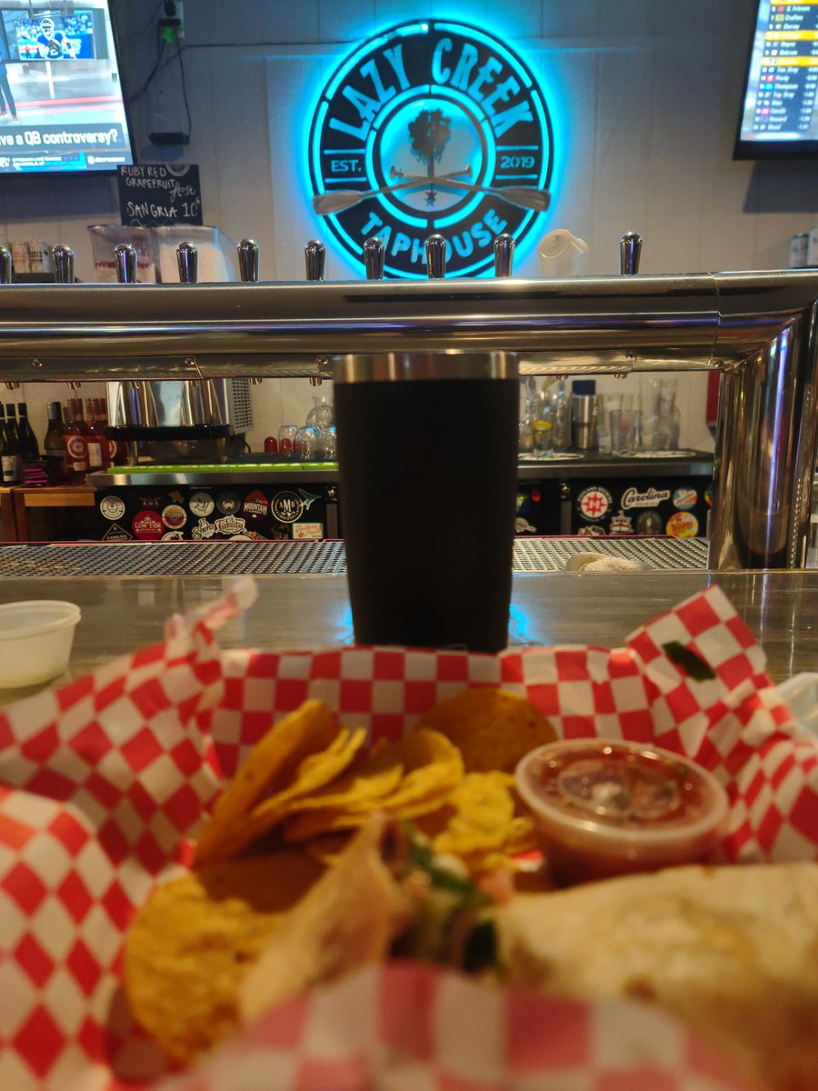 kberrysc's tweet photo. Doesn't get much better than this! #lazycreektaphouse https://t.co/B1oct2VUk4