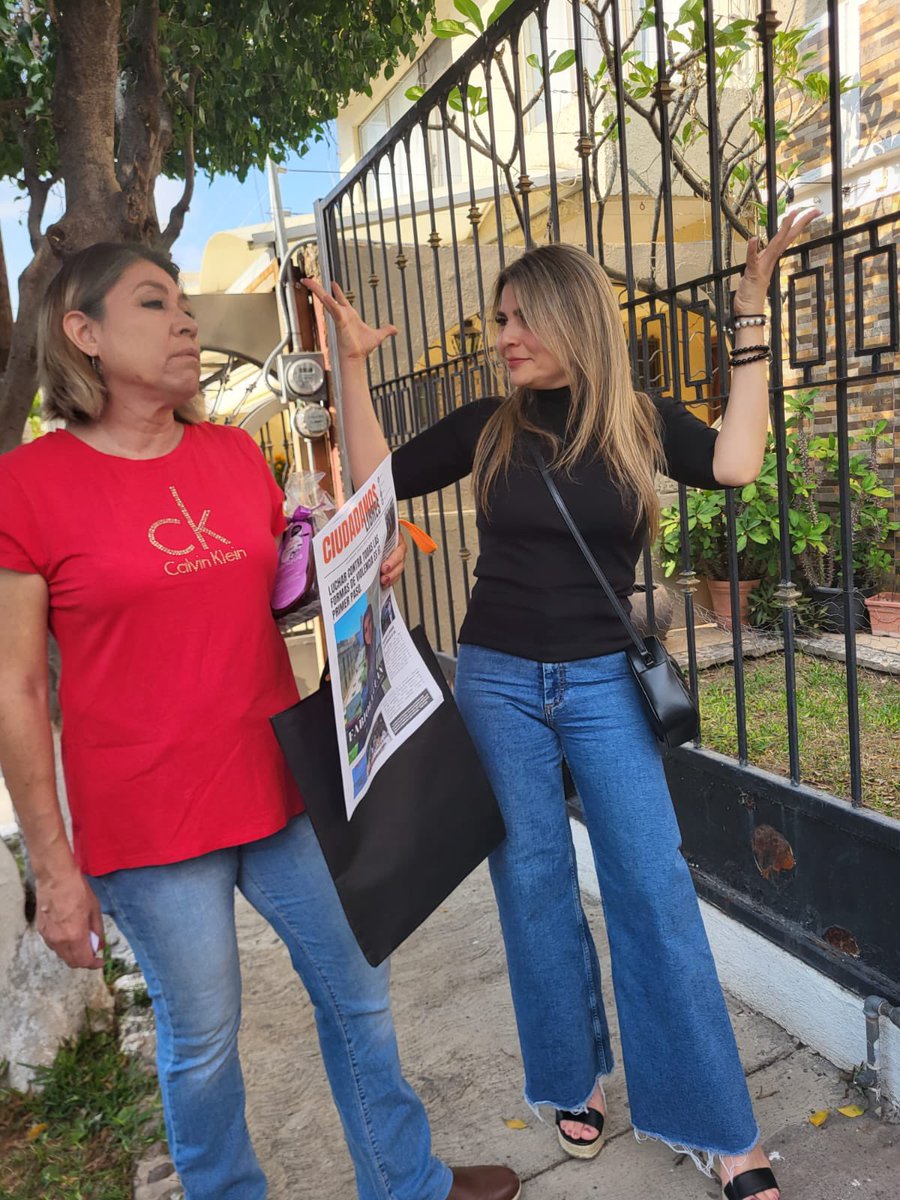 FabiolaCuan's tweet photo. Las palabras que busco no existen, pues mi agradecimiento hacia Ustedes no tiene comparación 🙏🏻♥️

#Distrito9EnMovimiento🧡 https://t.co/FFI8zkhiy9
