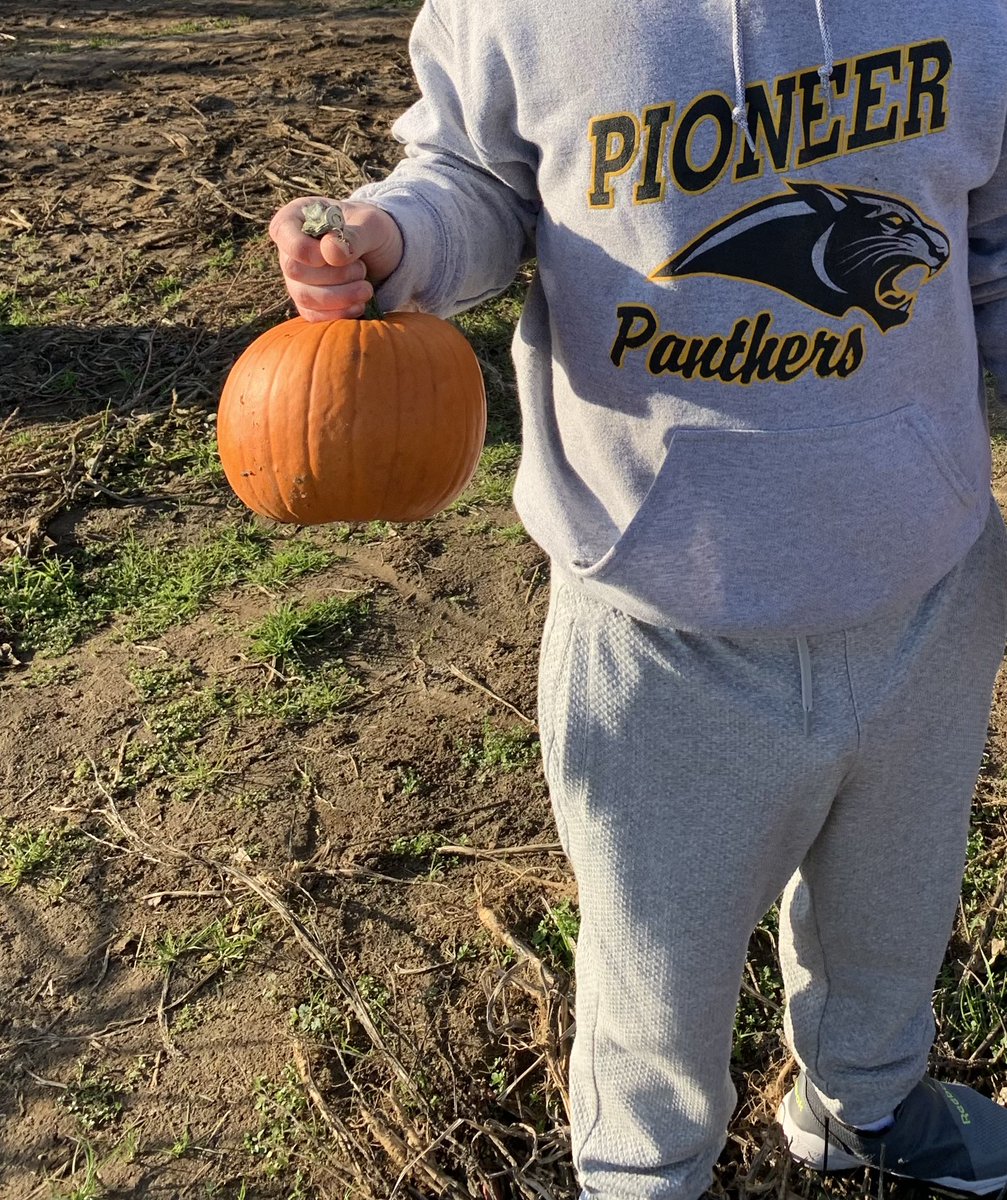 LifeSkillsPHS's tweet photo. Today we met our EP friends at Yellow River Farms. We went on a wagon ride to the pumpkin patch, chose some pumpkins, and took part in some other fun fall activities at the farm. #PantherPride https://t.co/xjg5X12wyU