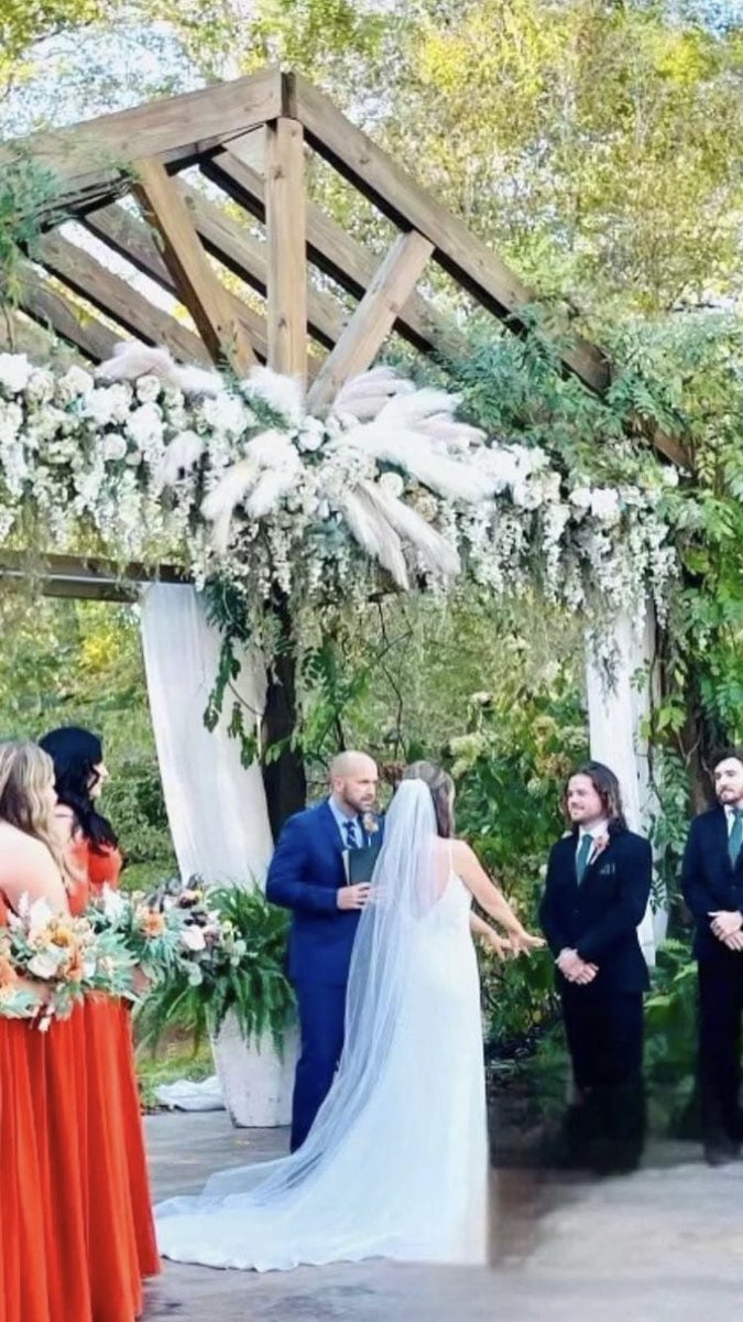 CStanford1016's tweet photo. Not many people are willing to do a wedding  at 4:30 on the 3rd Saturday in October, especially if you are a BAMA fan.  Thanks to @RealJoeBailey for making this happen for MK and Avery!!! https://t.co/Bhn7wAMjoB