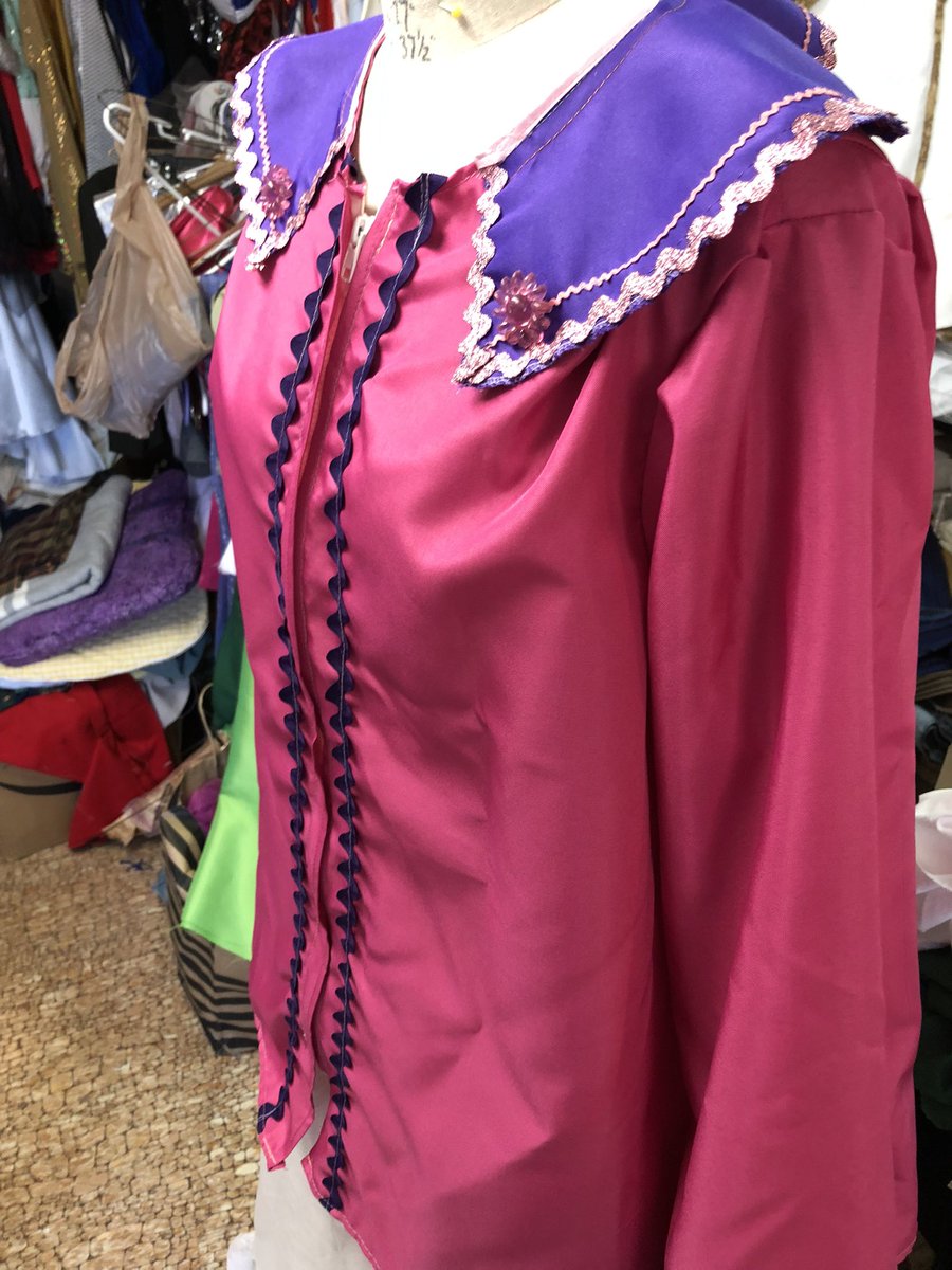 teapotmom's tweet photo. Another elf costume, for LZHS production of โElf Jrโ. #sewingproject #elfcostume #elfjr #costumedesigner #sewingwithwhaticanfind https://t.co/bnGcUNY2I8