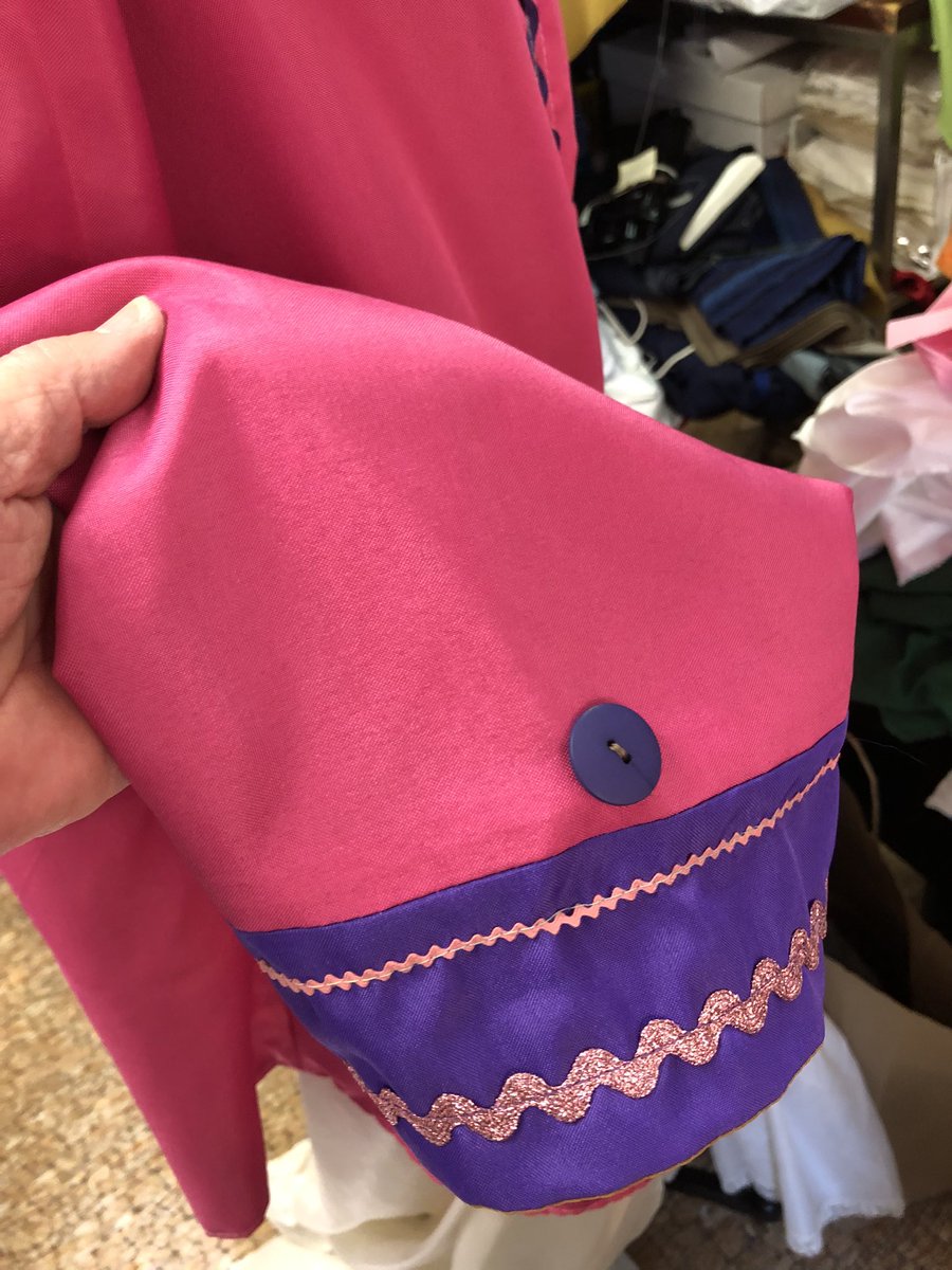 teapotmom's tweet photo. Another elf costume, for LZHS production of โElf Jrโ. #sewingproject #elfcostume #elfjr #costumedesigner #sewingwithwhaticanfind https://t.co/bnGcUNY2I8