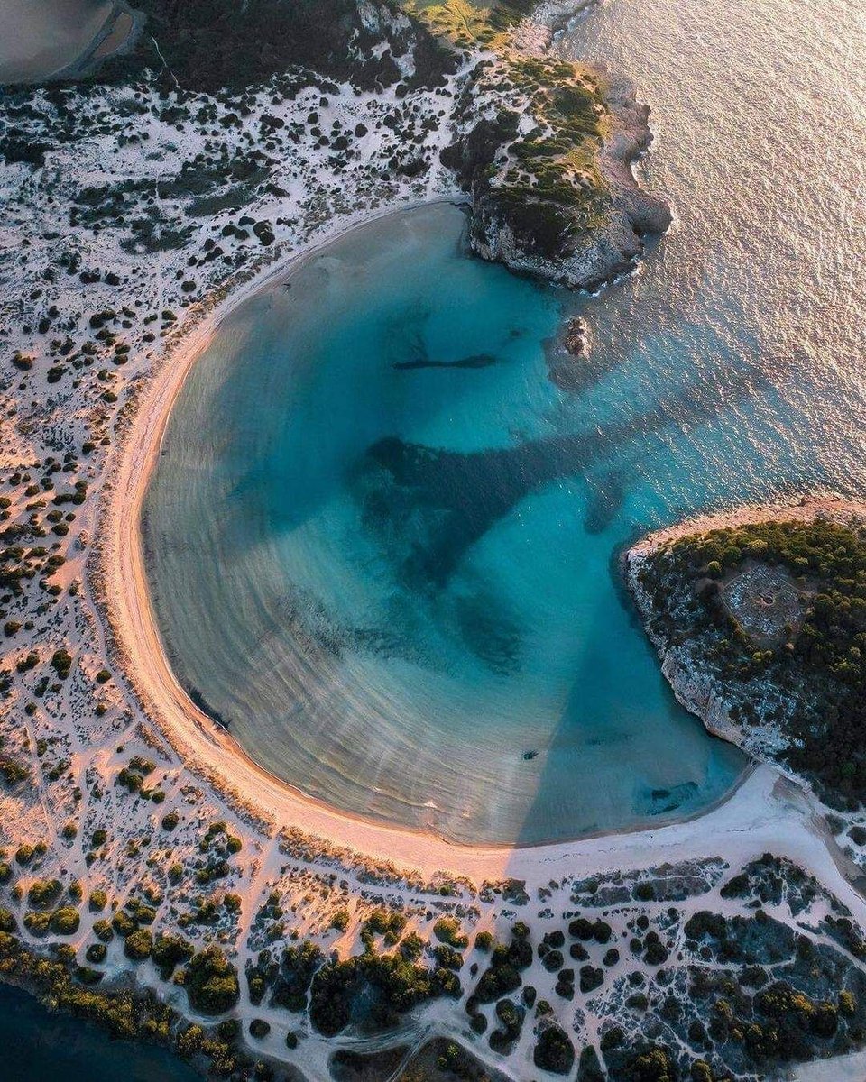 vacation_cd_app's tweet photo. Tag who you'd take here ✈️
📍Voidokilia Beach in Petrochori, Greece 💙 https://t.co/Qa4cOk6pW4