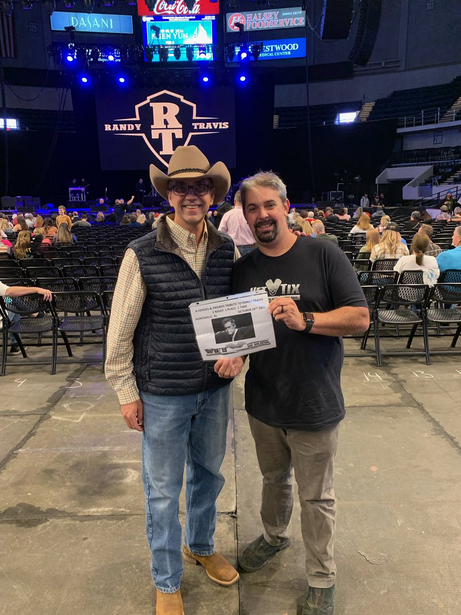 Randy Travis and Friends time… @vettix