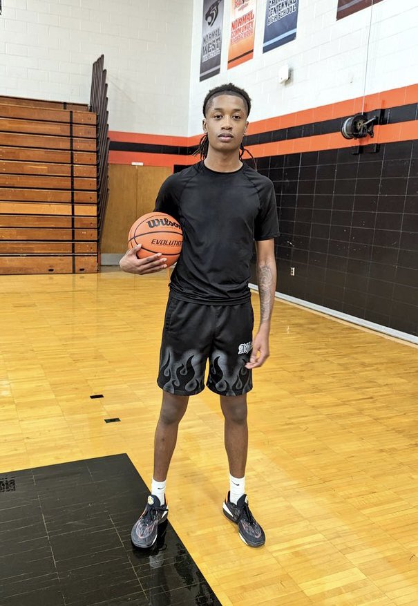 Stopped by <a href="/PeoriaManual/">Peoria Manual High School Boys Basketball</a> open gym yesterday to check out their loaded backcourt. 6’6 PG Dietrich Richardson is poised for a breakout Jr year and garnering heavy HM interest. Also keep an eye on 6’0 Sr PG Gerrell Trapps, who has returned from AZ Compass Prep.