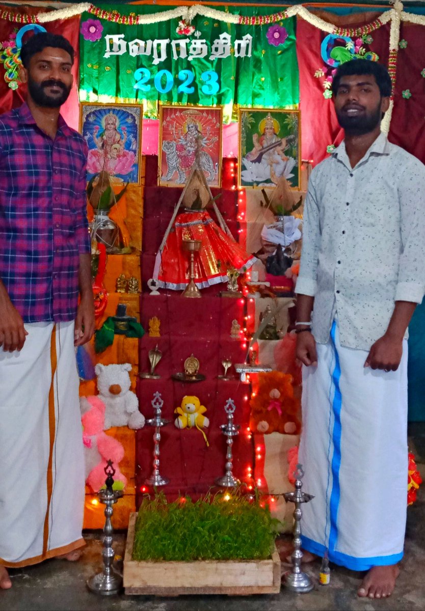 Adji14176010's tweet photo. விஜயதசமி✅
#2023 #adjiai #adji 
#deniyaya
#srimuththumariyammankovil
#enselwatte  #deniyaya
#adjiai https://t.co/g7ySnXWMOU