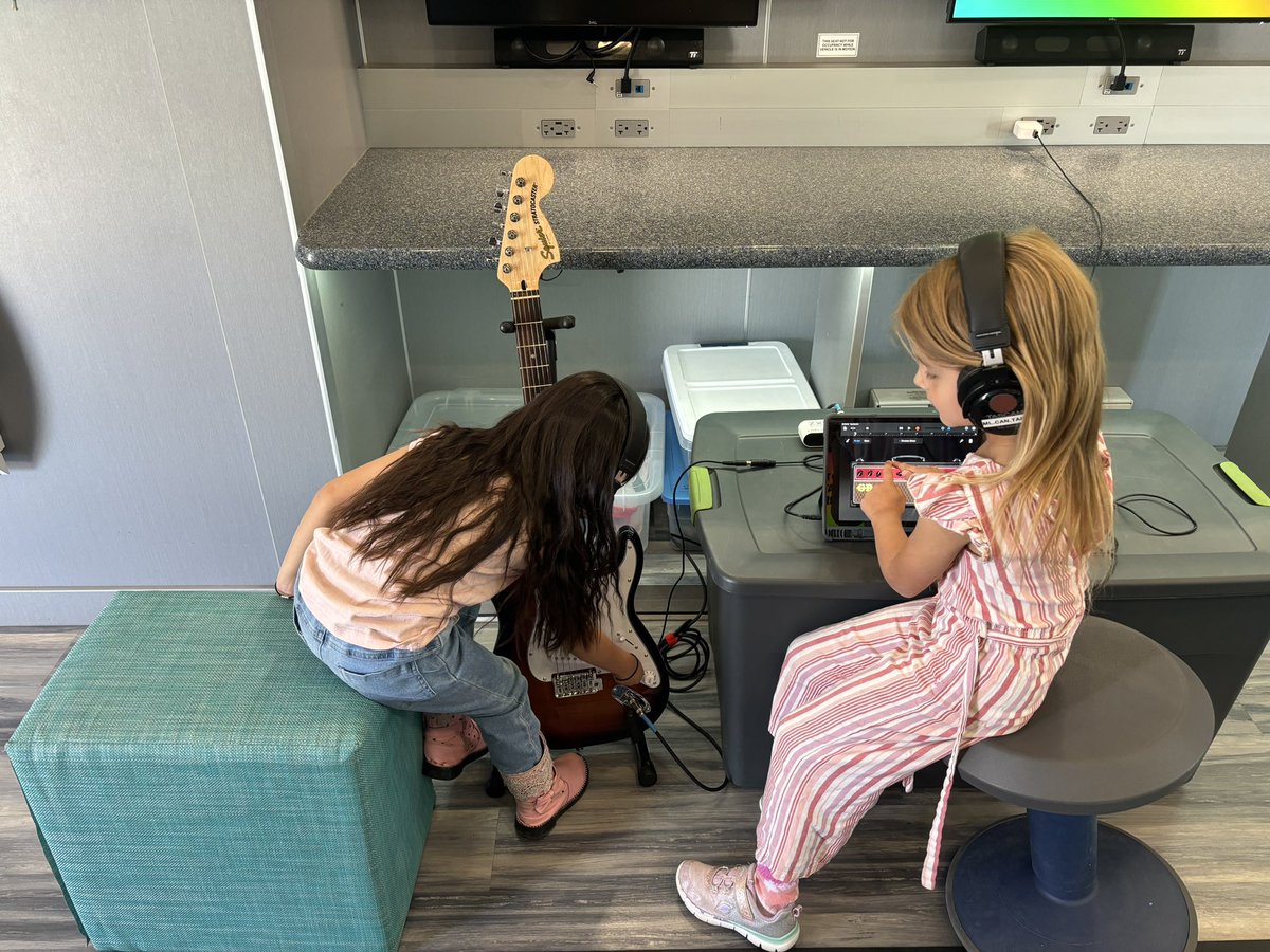 The Lab could barely contain all the energy and excitement from Kindergarten and 1st graders today <a href="/EagleCrestES/">Eagle Crest Elementary</a>! #StVrainStorm