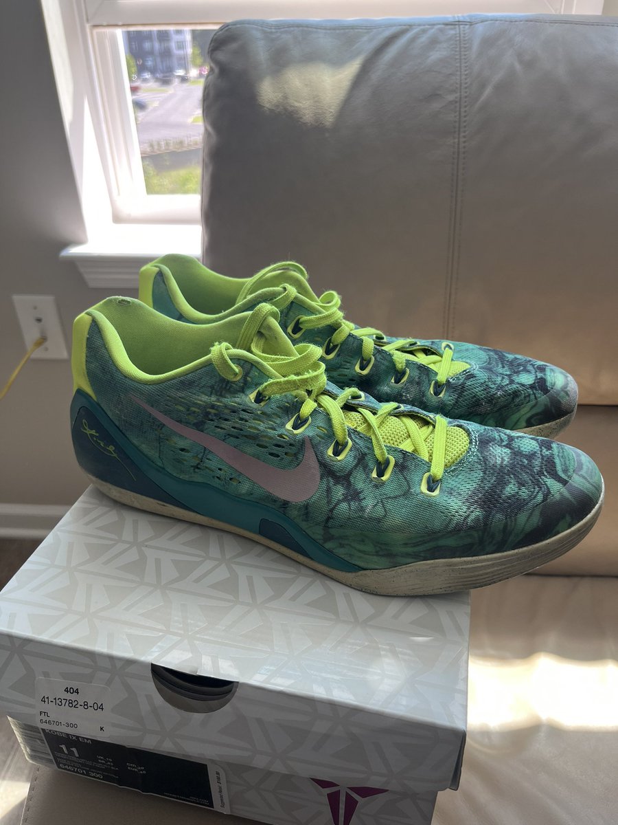 acevintage6's tweet photo. @RetailTuesday #RetailTuesday taking all offers https://t.co/1flGUZdG1q