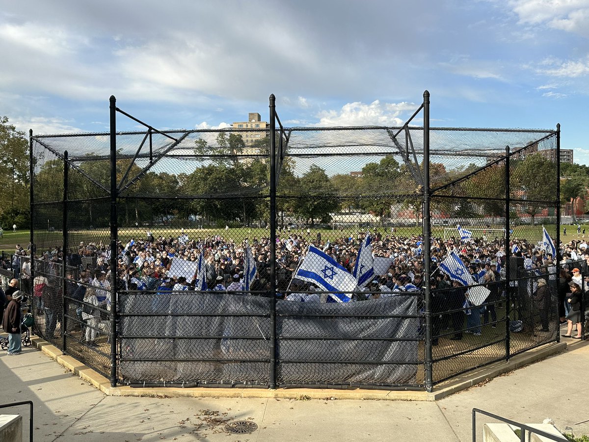 JeffreyDinowitz's tweet photo. @bronxbp for your staunch support of Israel, the only democracy in the Middle East. https://t.co/Yqf6A94ZoE