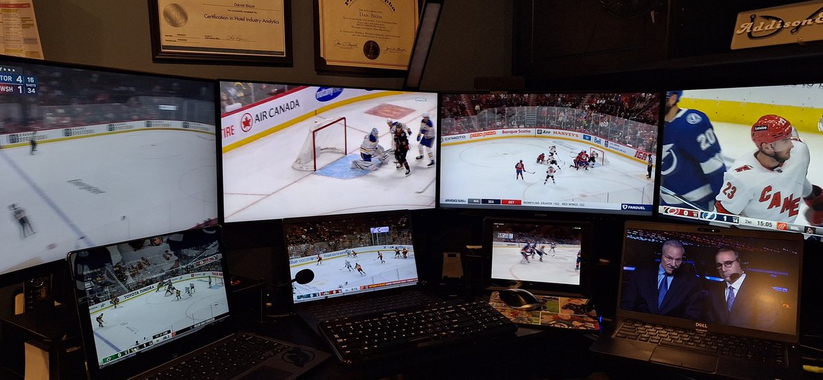 @expomick @PBerce @SiriusXMNHL and we're off!! 8 active screens, what a night! #FrozenFrenzy